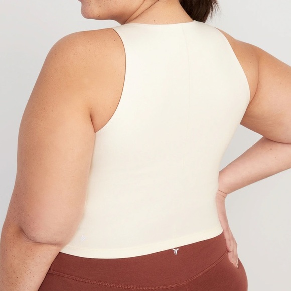 Old Navy Light Support PowerChill Longline Sports Bra - Picture 2 of 3